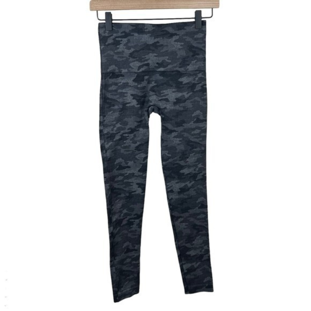 Spanx Womens Gray Camouflage Look At Me Now‎ Seamless Cropped Leggings Medium
